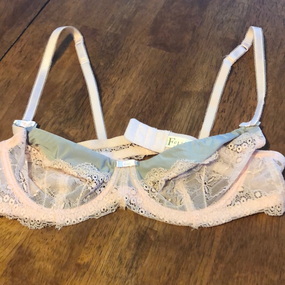 ✨NWOT✨Lace bra